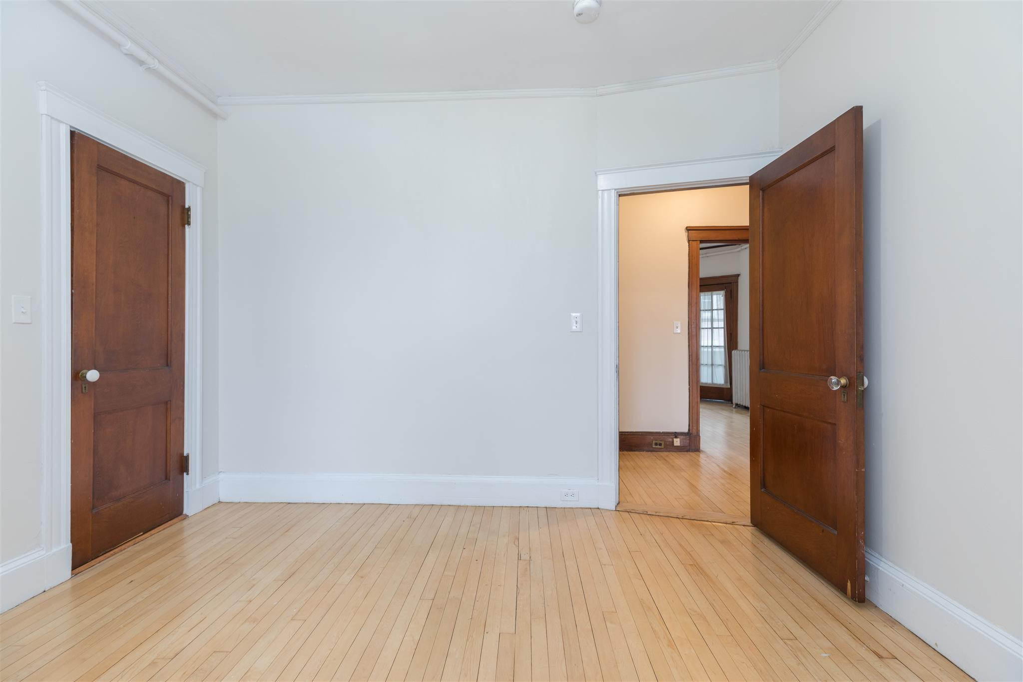 2 bed, 1 bath apartment for rent at 5 Linnaean St Unit 2-5, Neighborhood Nine — photo 7 of 14
