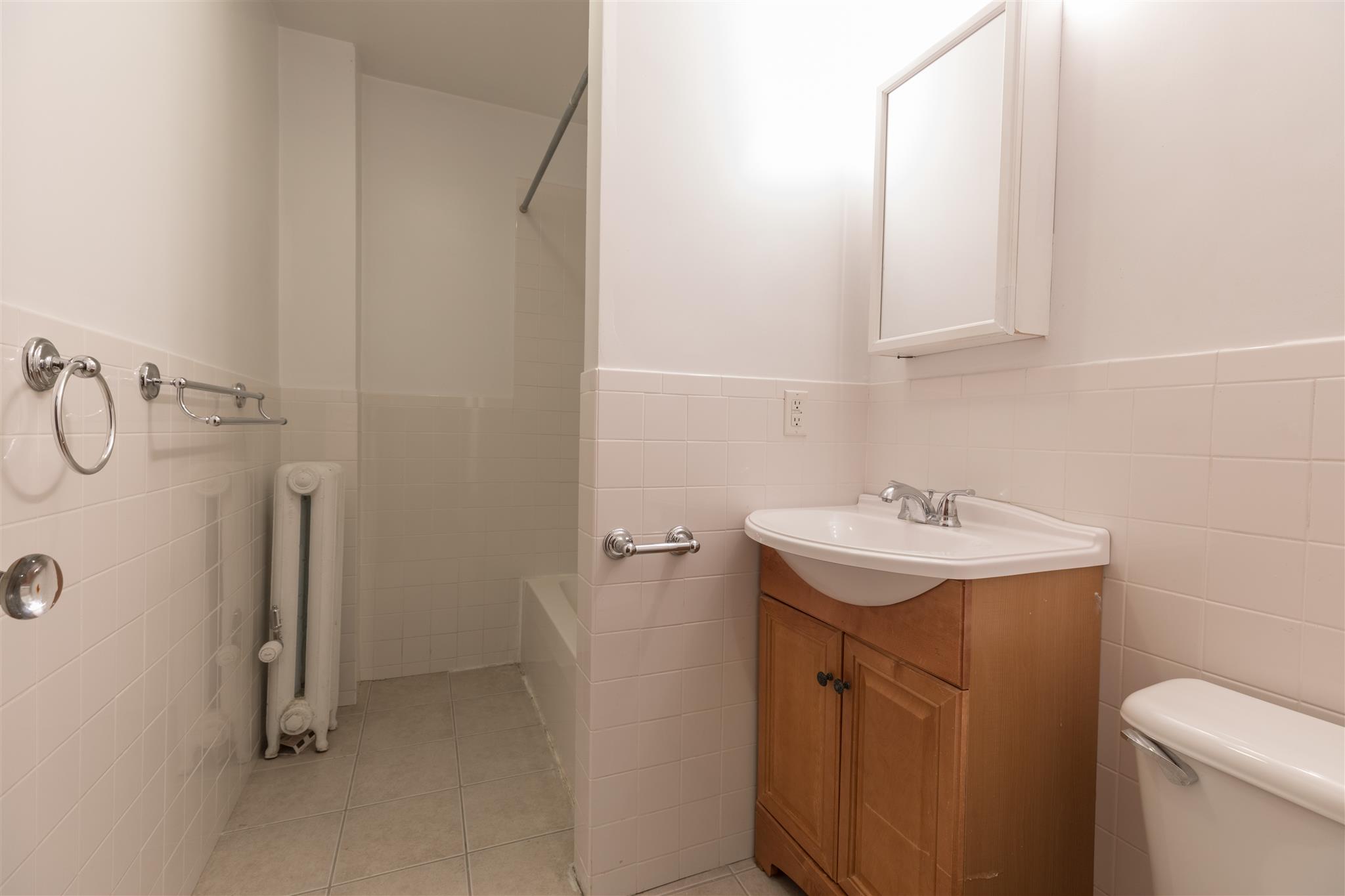 2 bed, 1 bath apartment for rent at 5 Linnaean St Unit 2-5, Neighborhood Nine — photo 8 of 14