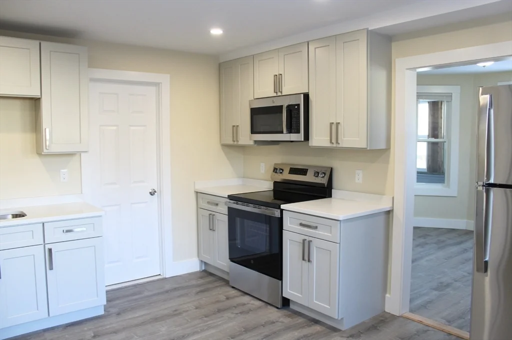 78 Endicott St, Peabody