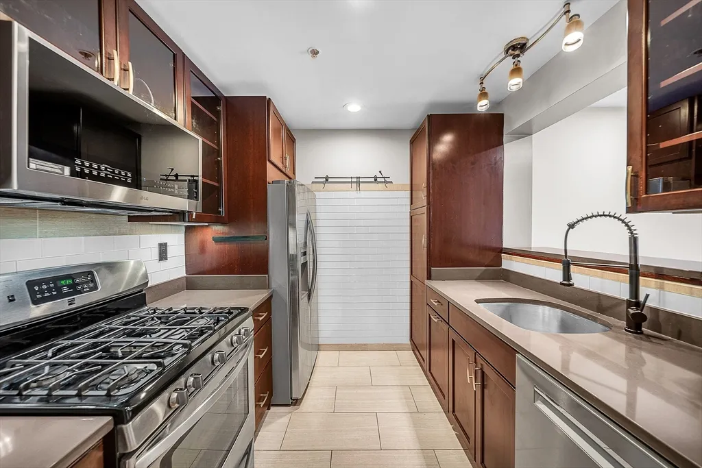 6 Canal Park, East Cambridge