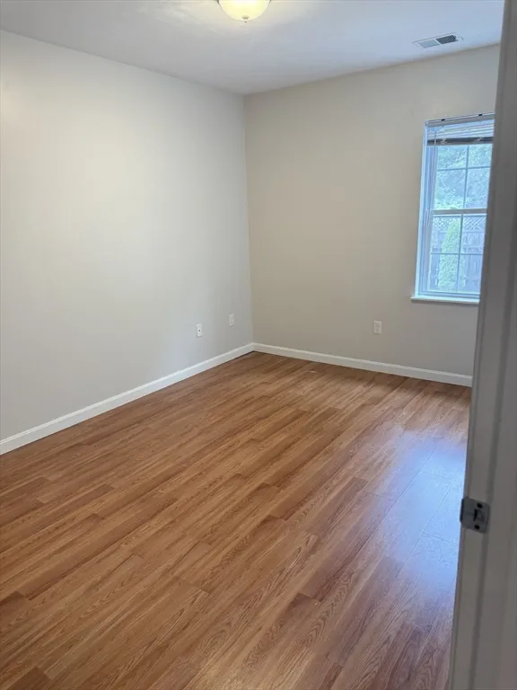 576 South Ave, Whitman