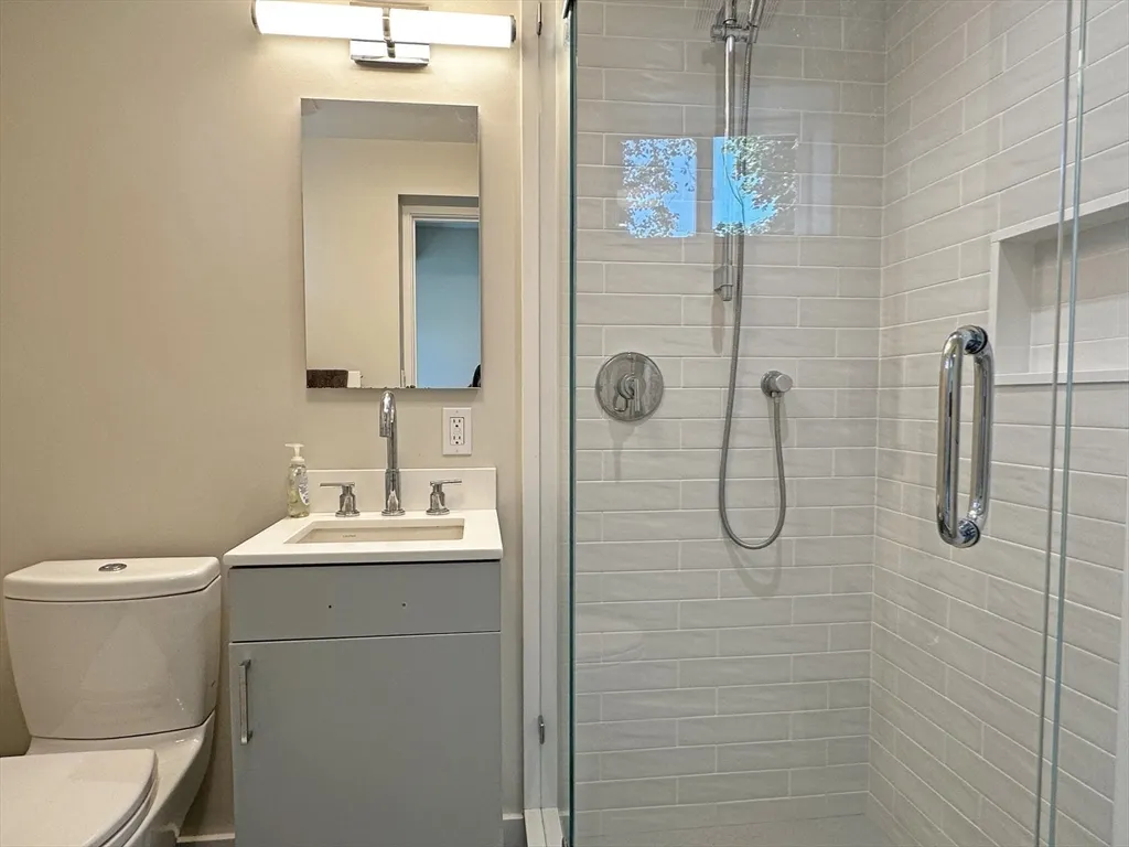 6 Brownson Ter, Jamaica Plain