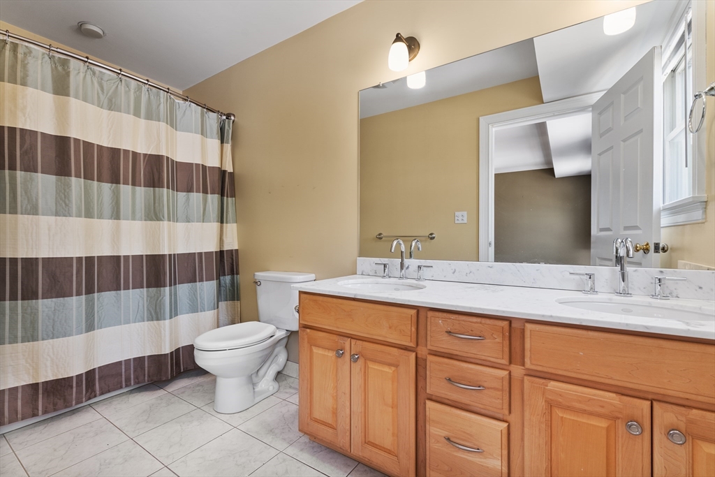 210-212 W 9th St, South Boston