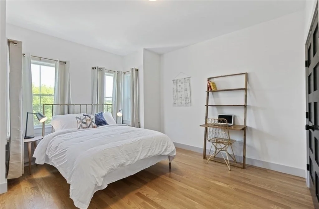 43 Wordsworth St, East Boston