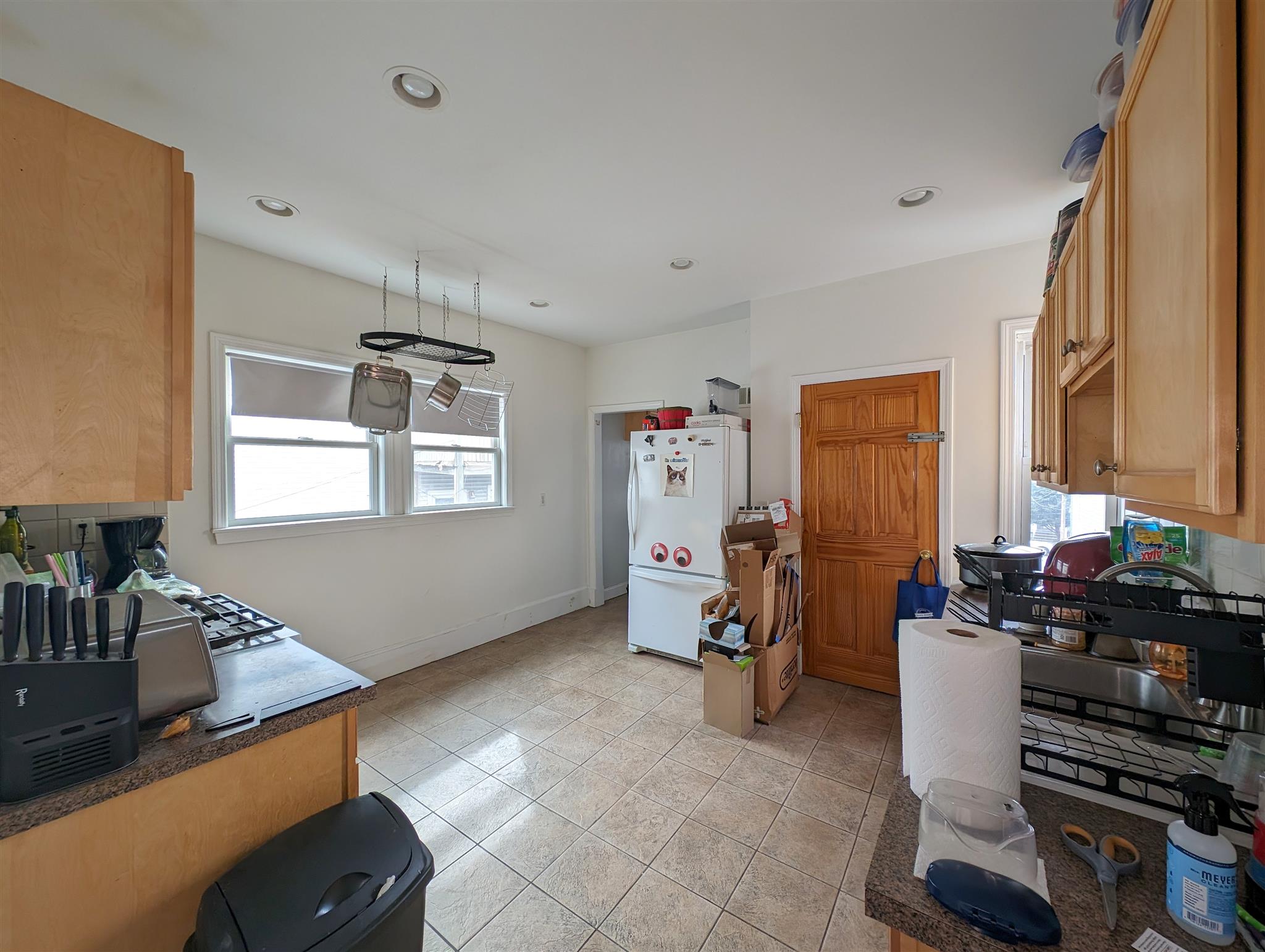 3.5 bed, 1 bath apartment for rent at 8 Gilman Ter Unit 8, Winter Hill — photo 5 of 19