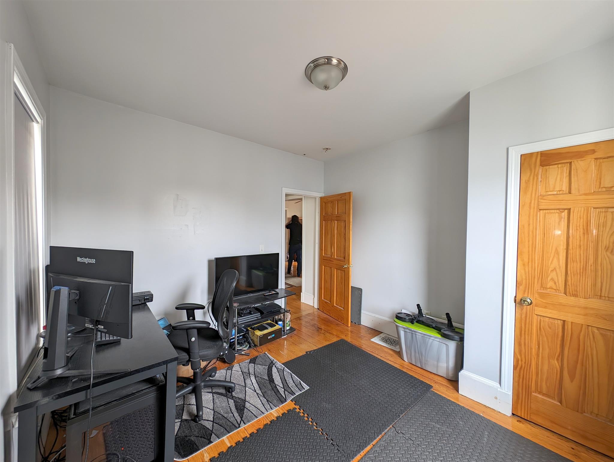 3.5 bed, 1 bath apartment for rent at 8 Gilman Ter Unit 8, Winter Hill — photo 9 of 19