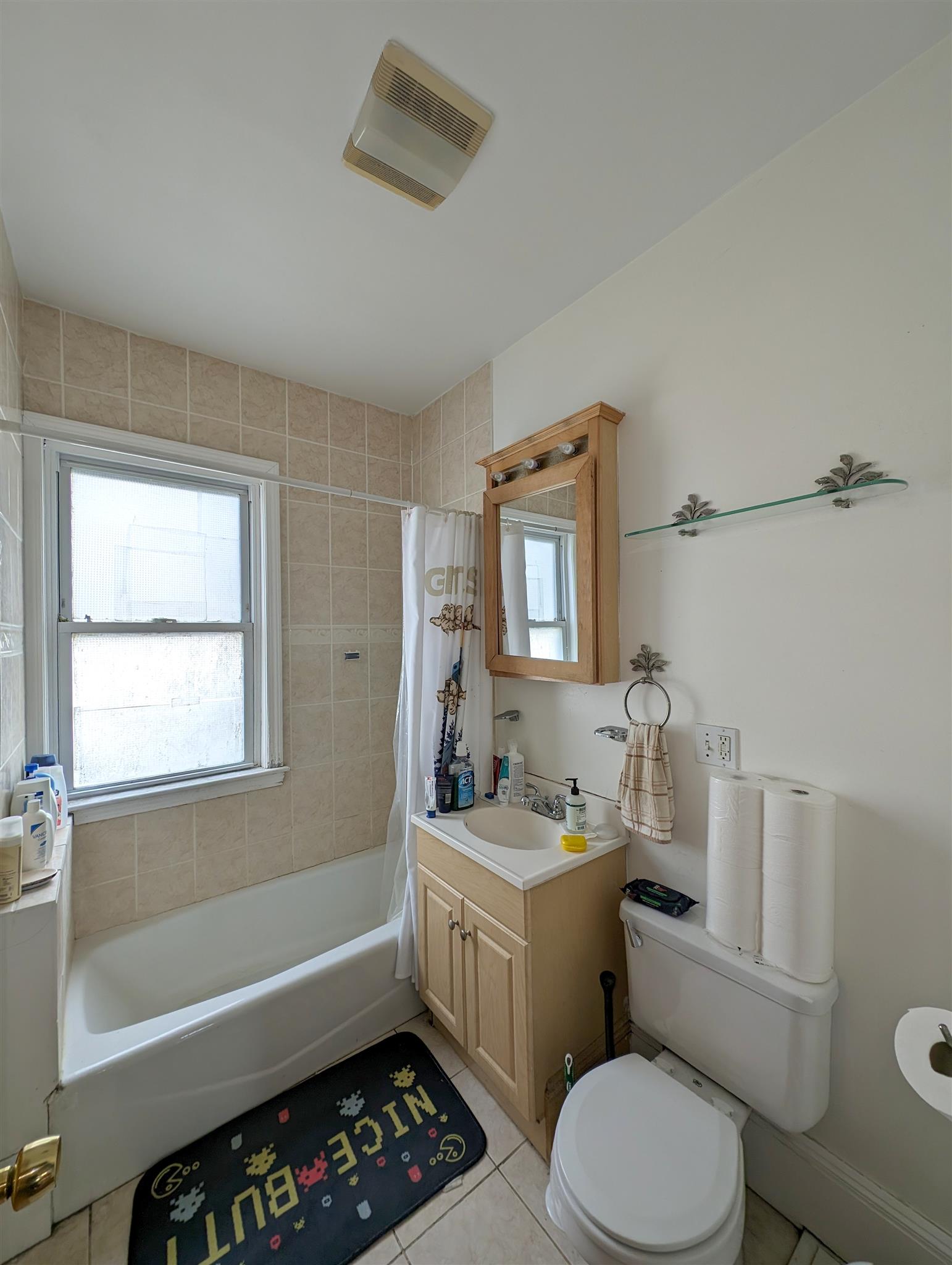 3.5 bed, 1 bath apartment for rent at 8 Gilman Ter Unit 8, Winter Hill — photo 10 of 19
