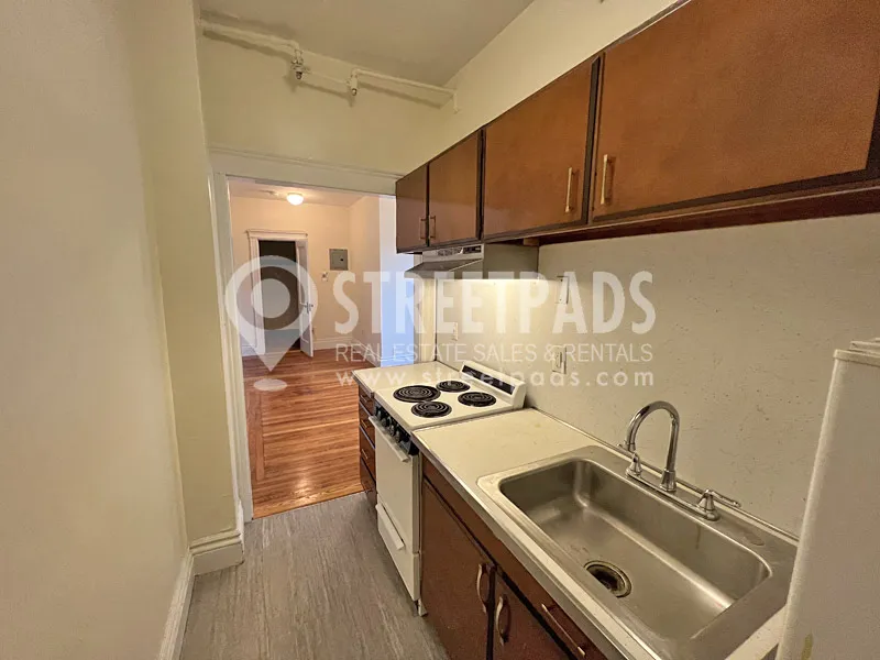31 Park Dr, Fenway