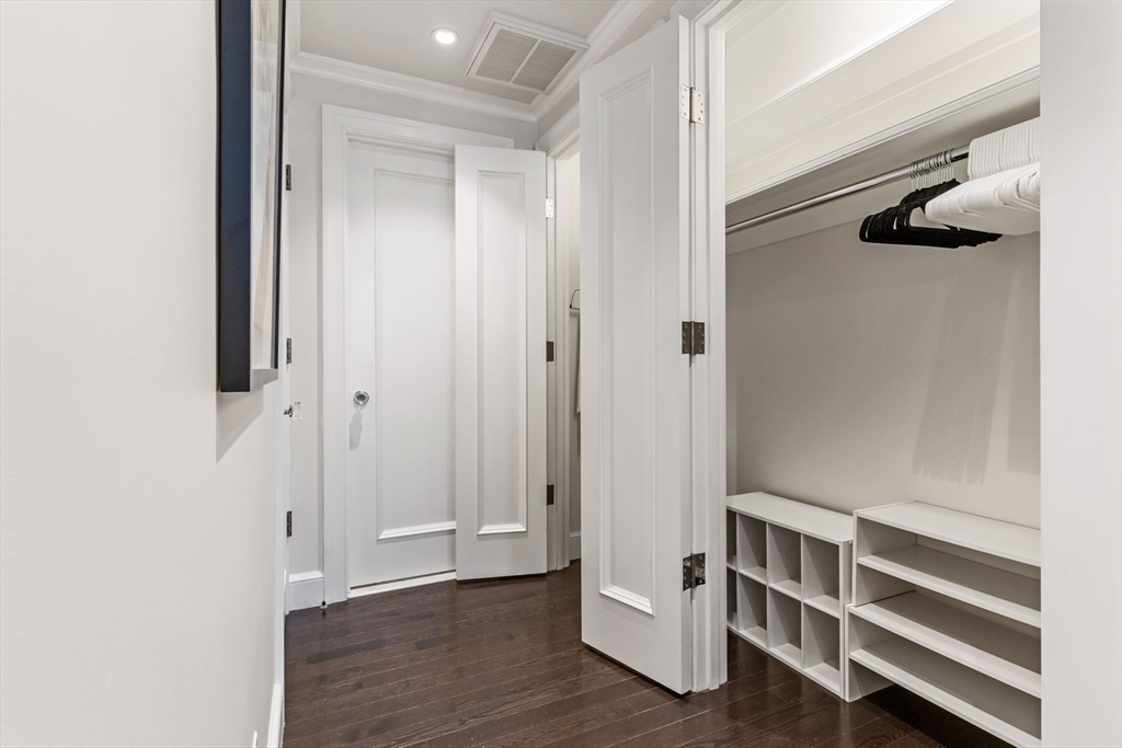 275 Marlborough St, Back Bay