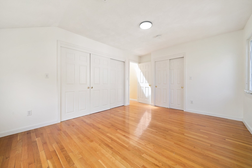 28 Mansfield Rd, Wellesley