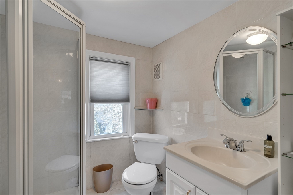 829 Chestnut St, Waban