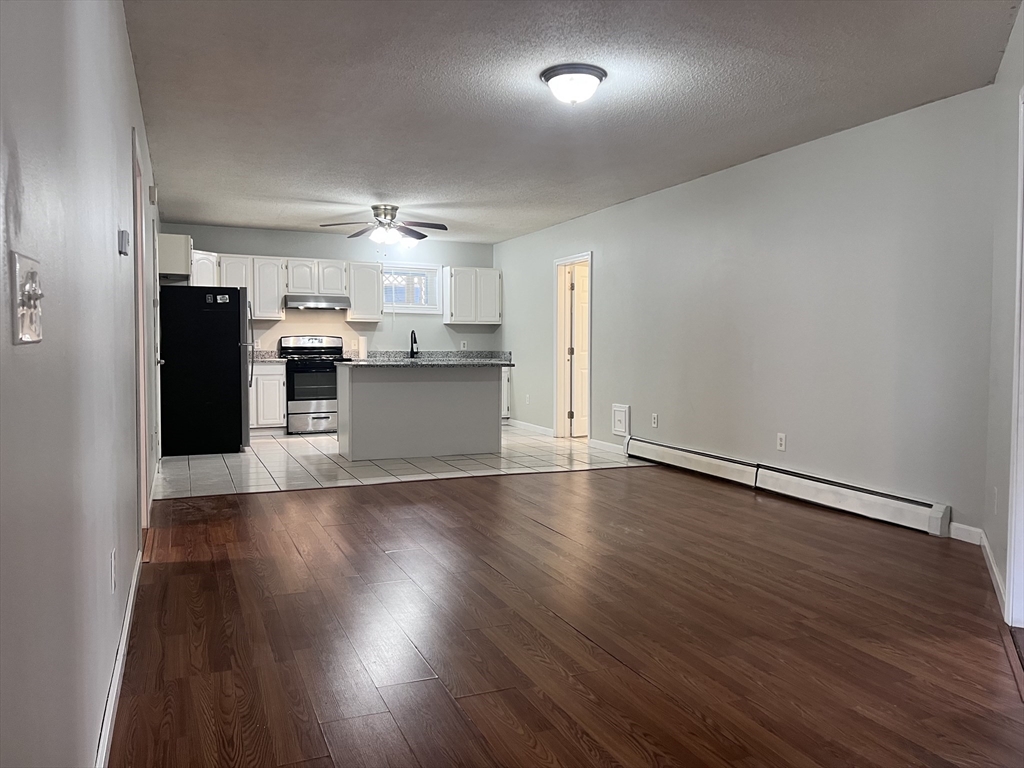 991 County St, Fall River