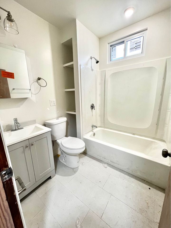 5 bed, 2 bath apartment for rent at 18 Ellis Ave Unit 3, Medford — photo 14 of 17