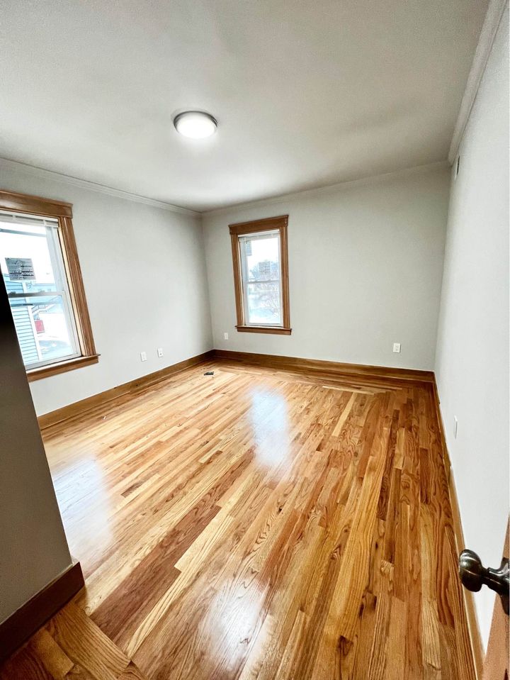 5 bed, 2 bath apartment for rent at 18 Ellis Ave Unit 3, Medford — photo 8 of 17