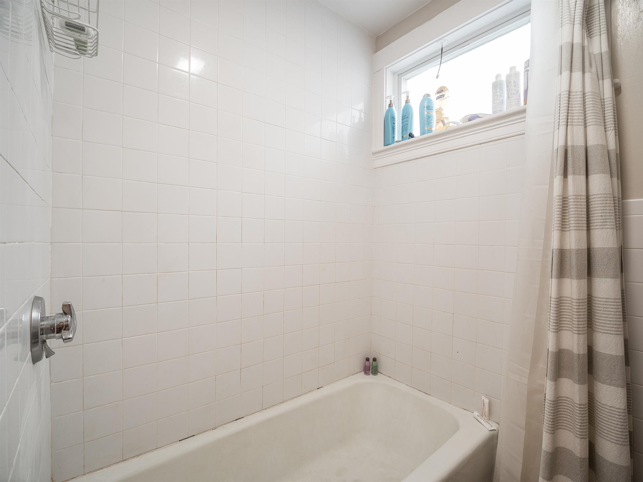 318 Beacon St, Ward Two