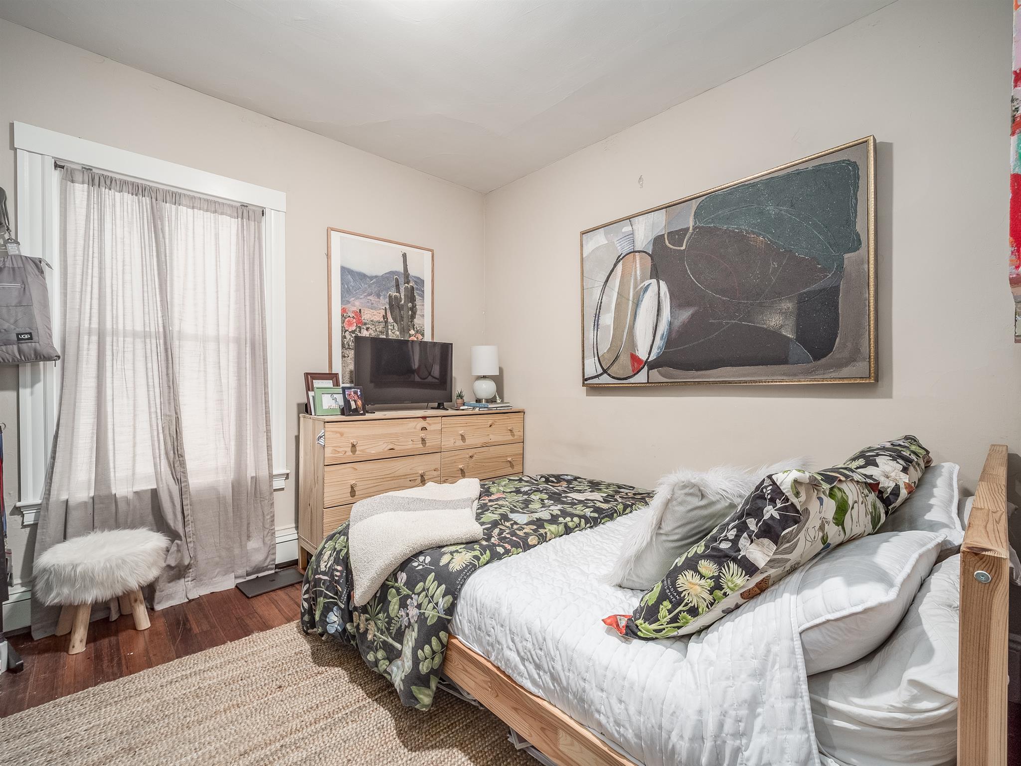 318 Beacon St, Ward Two