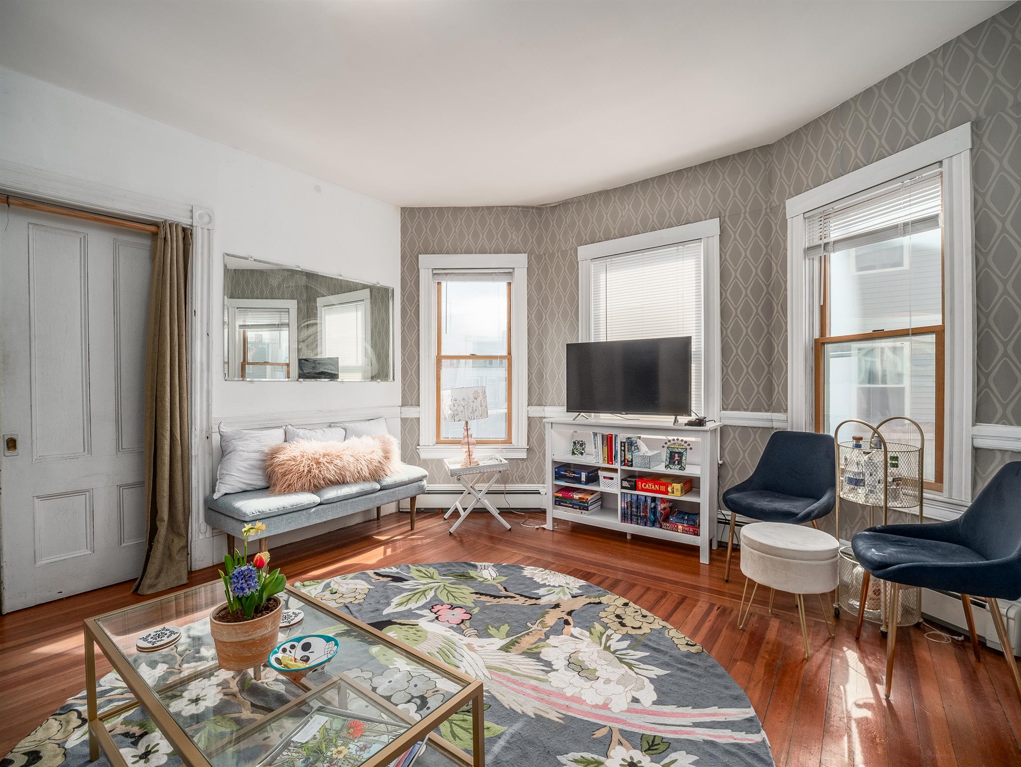 318 Beacon St, Ward Two