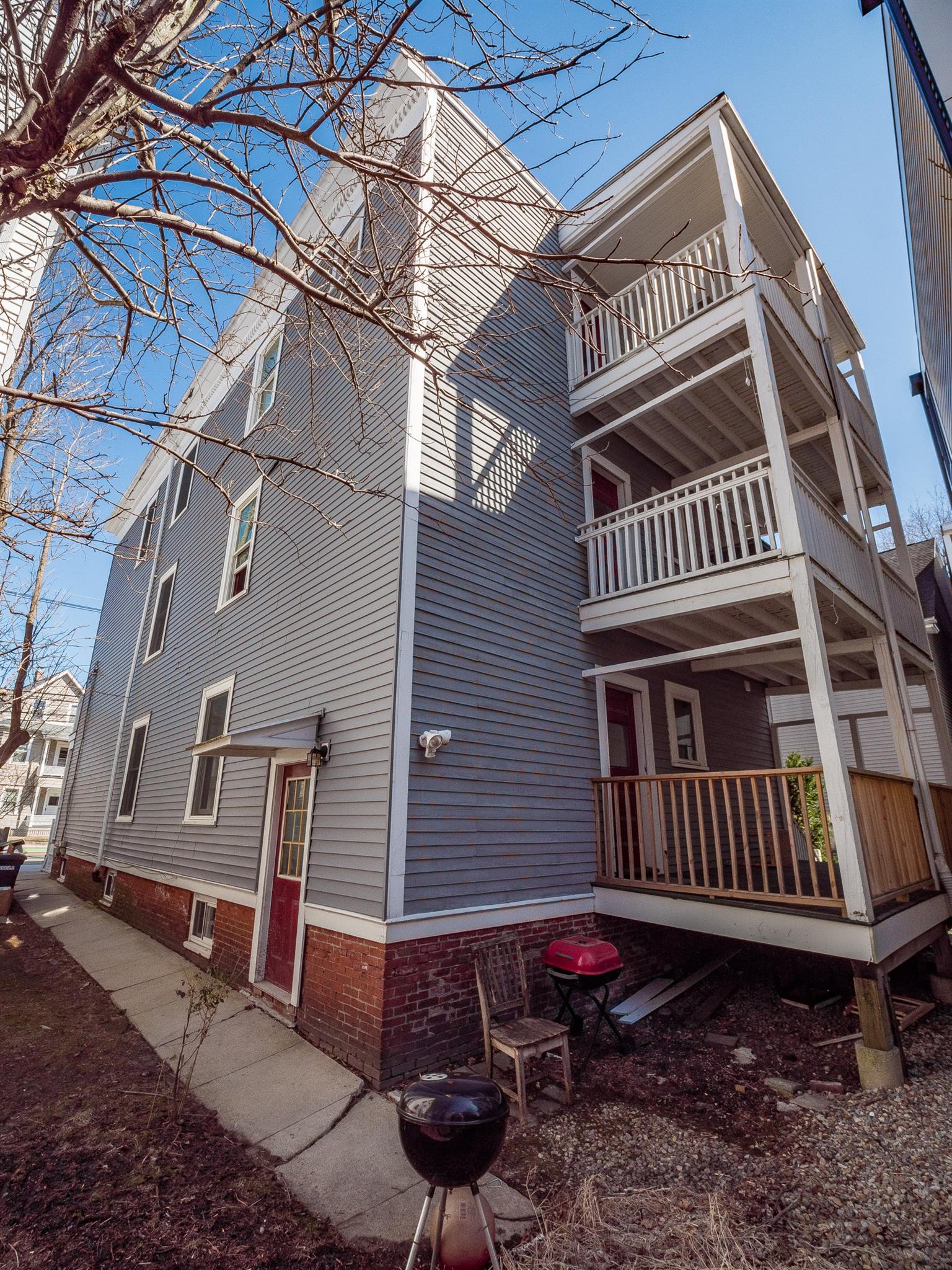 318 Beacon St, Ward Two