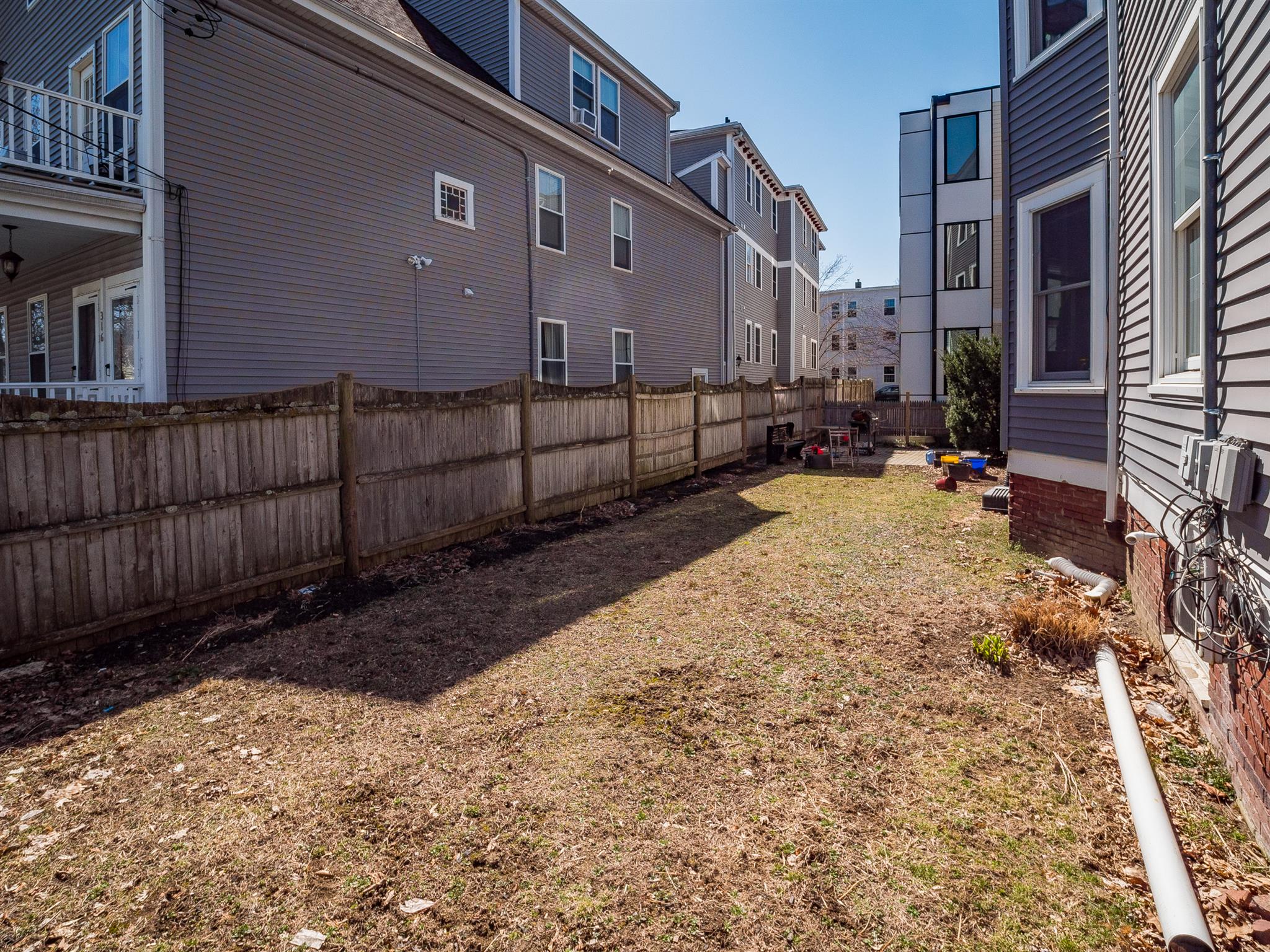 318 Beacon St, Ward Two