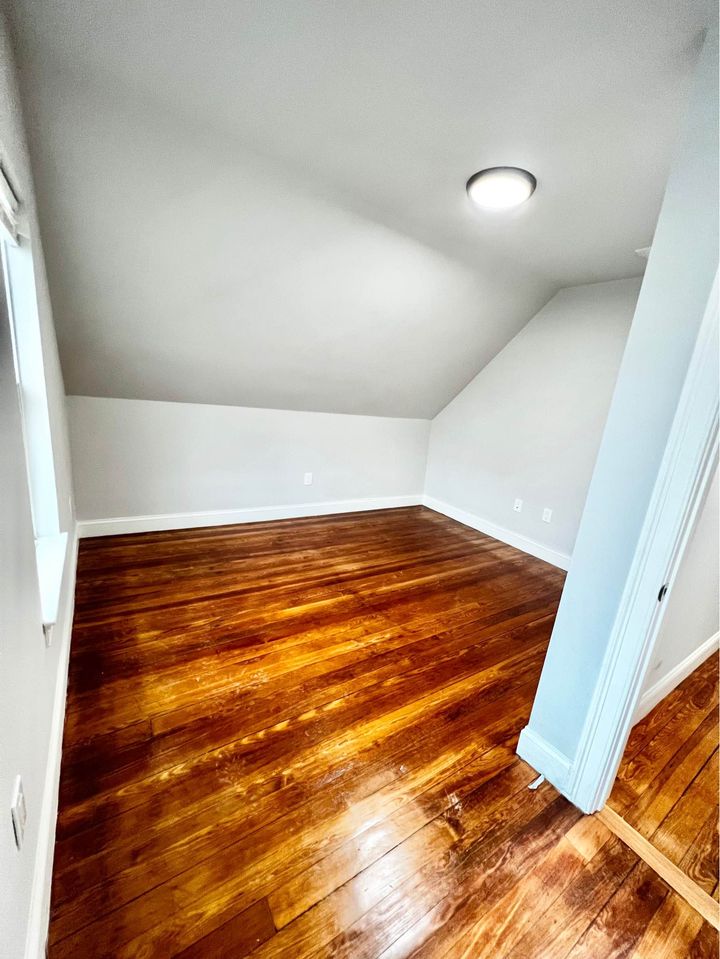 5 bed, 2 bath apartment for rent at 18 Ellis Ave Unit 3, Medford — photo 16 of 17