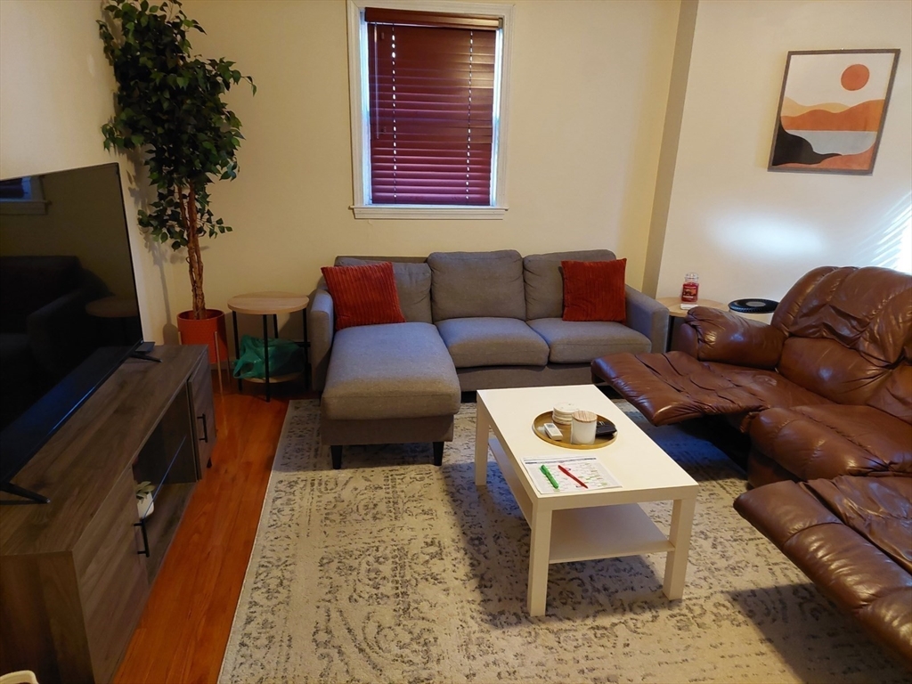 27-29 O St, South Boston