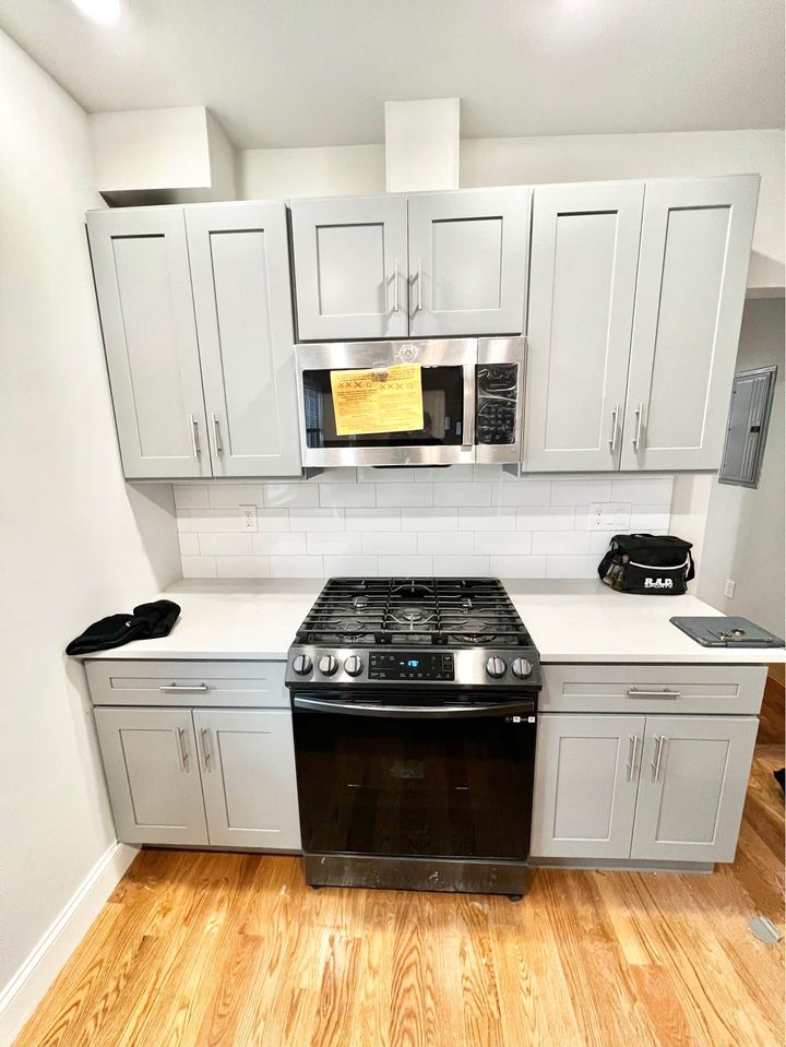 5 bed, 2 bath apartment for rent at 18 Ellis Ave Unit 3, Medford — photo 3 of 17