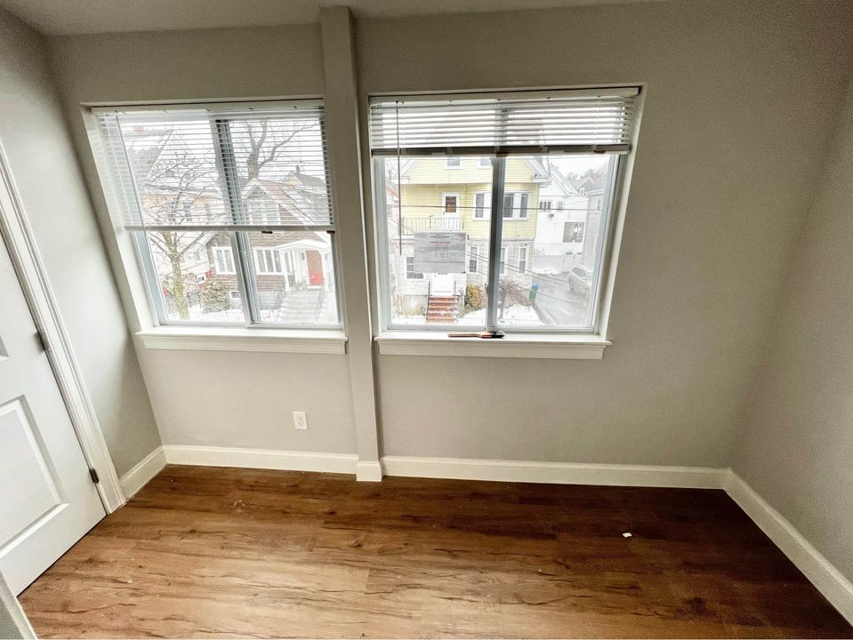 5 bed, 2 bath apartment for rent at 18 Ellis Ave Unit 3, Medford — photo 17 of 17