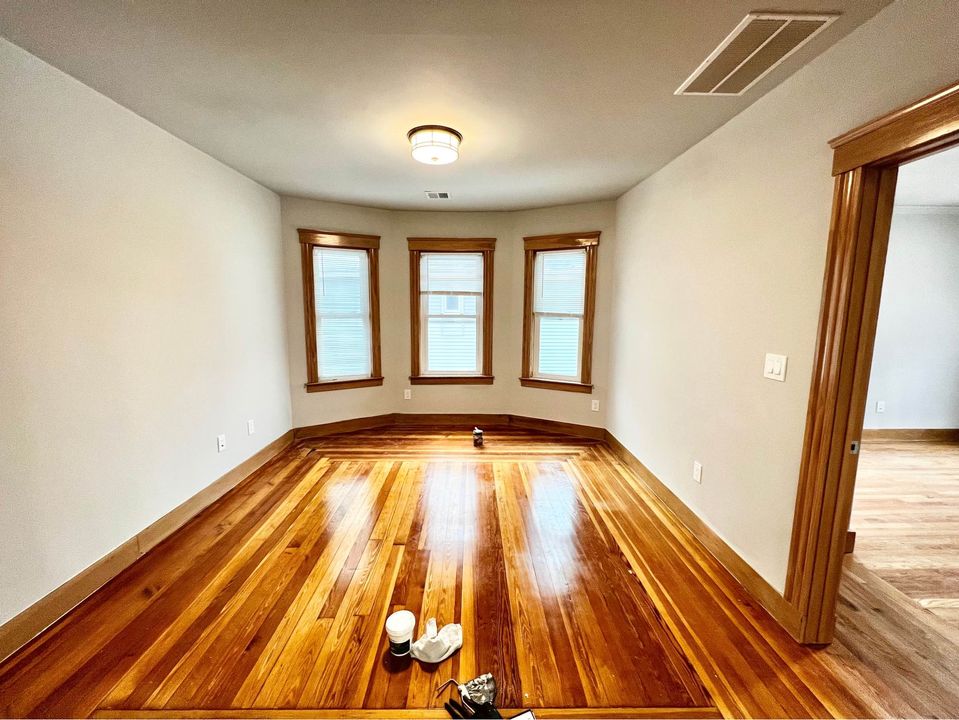 5 bed, 2 bath apartment for rent at 18 Ellis Ave Unit 3, Medford — photo 5 of 17