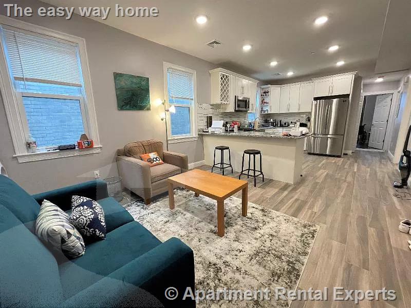 17 Harvard Ter, Allston