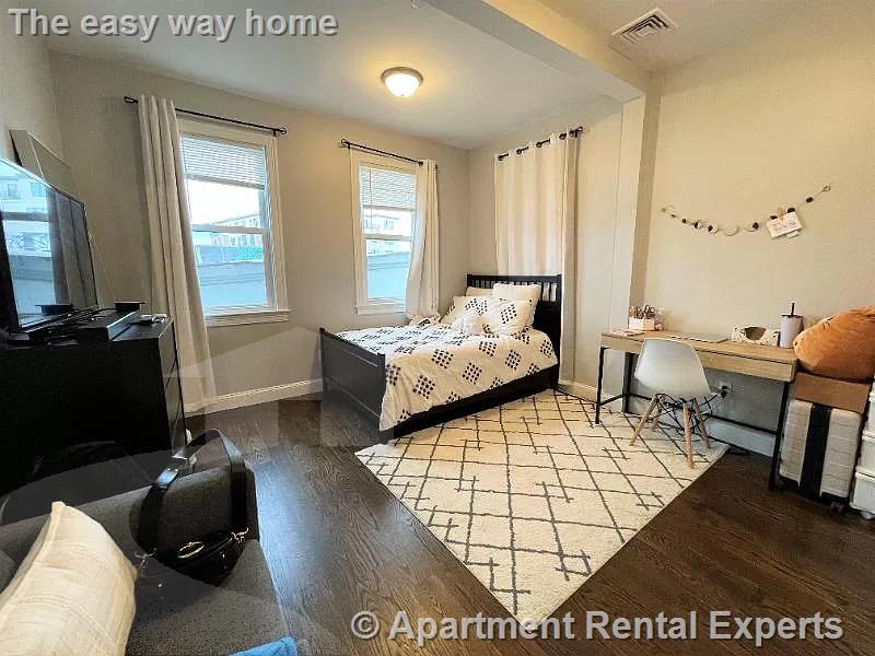 17 Harvard Ter, Allston