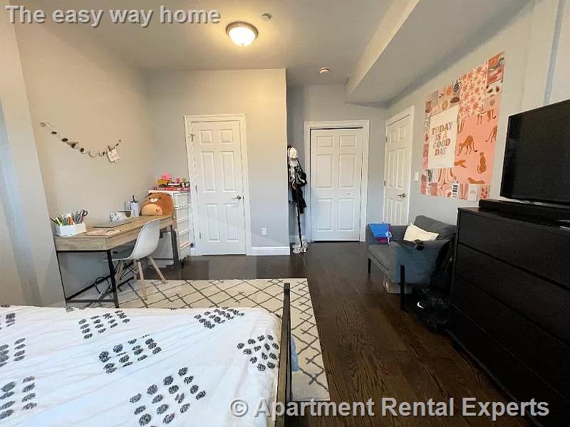 17 Harvard Ter, Allston