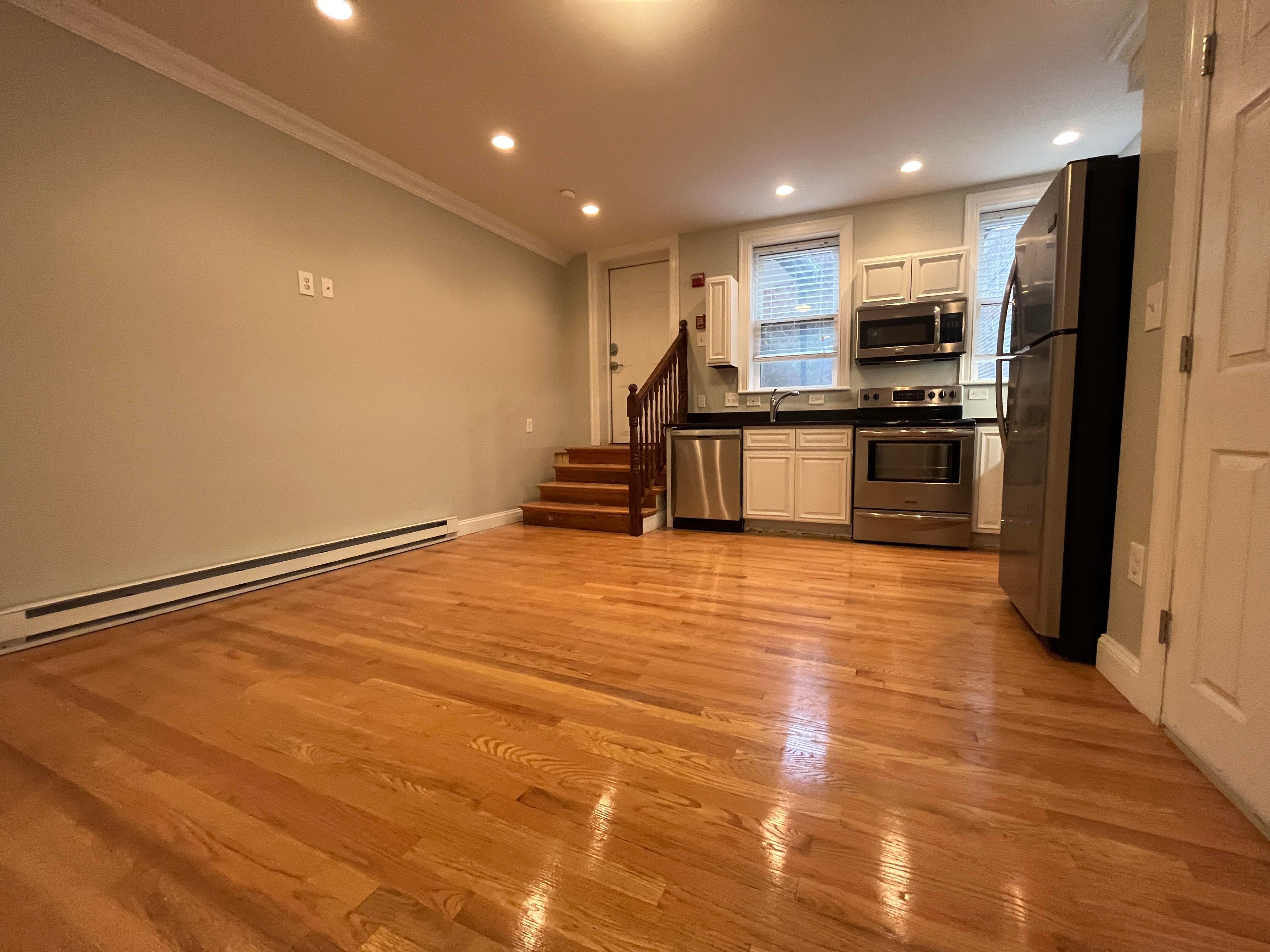 1 bed, 1 bath apartment for rent at 70 Pinckney St Unit A, Beacon Hill — photo 2 of 12