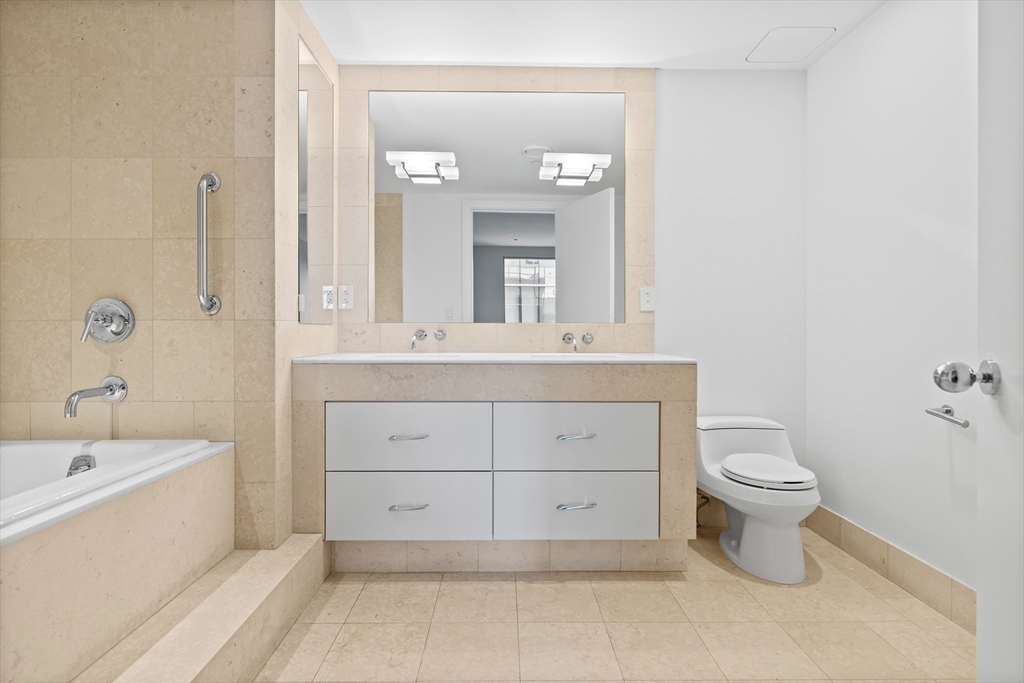 500 Atlantic Ave, Waterfront