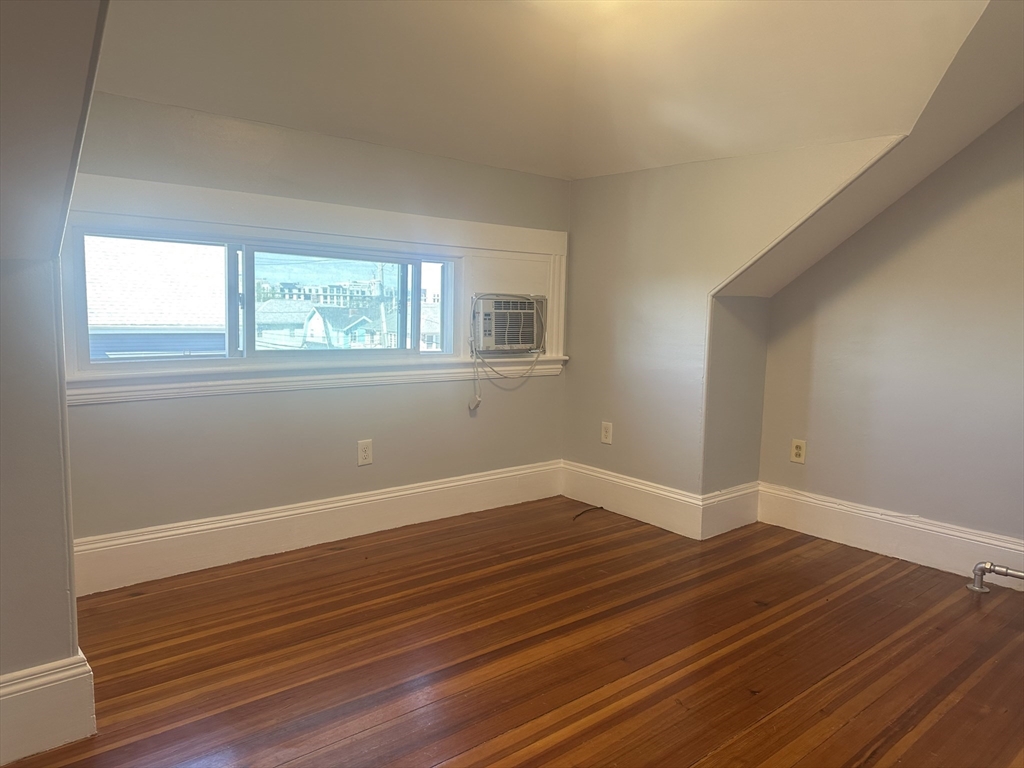 99 E Squantum St, Quincy