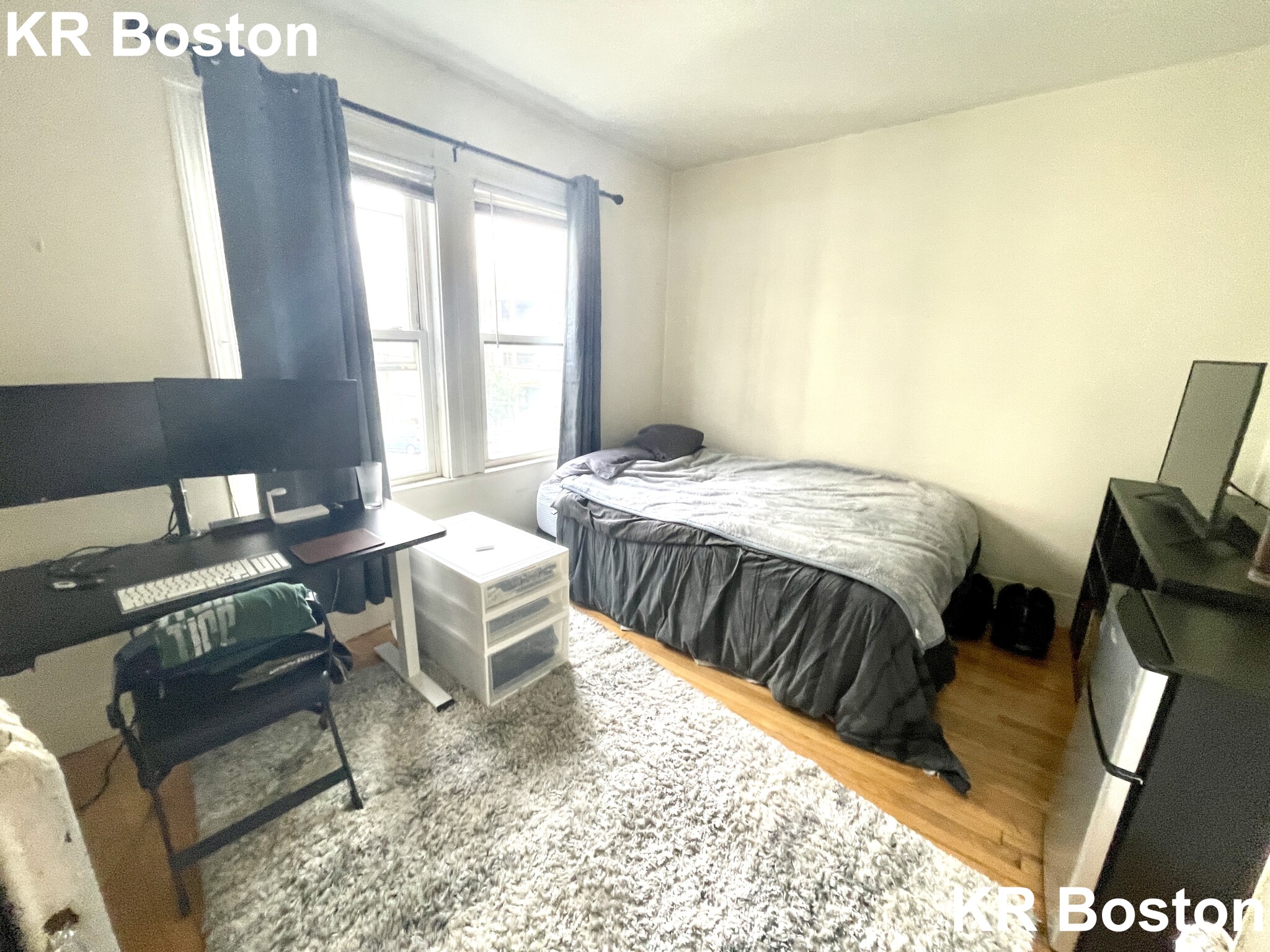4 bed, 1 bath apartment for rent at 335 Faneuil St Unit 2, Brighton — photo 4 of 6