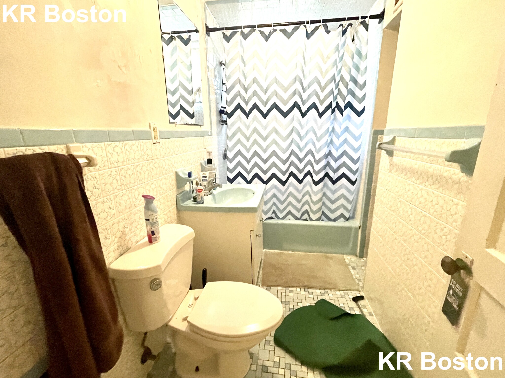 4 bed, 1 bath apartment for rent at 335 Faneuil St Unit 2, Brighton — photo 6 of 6