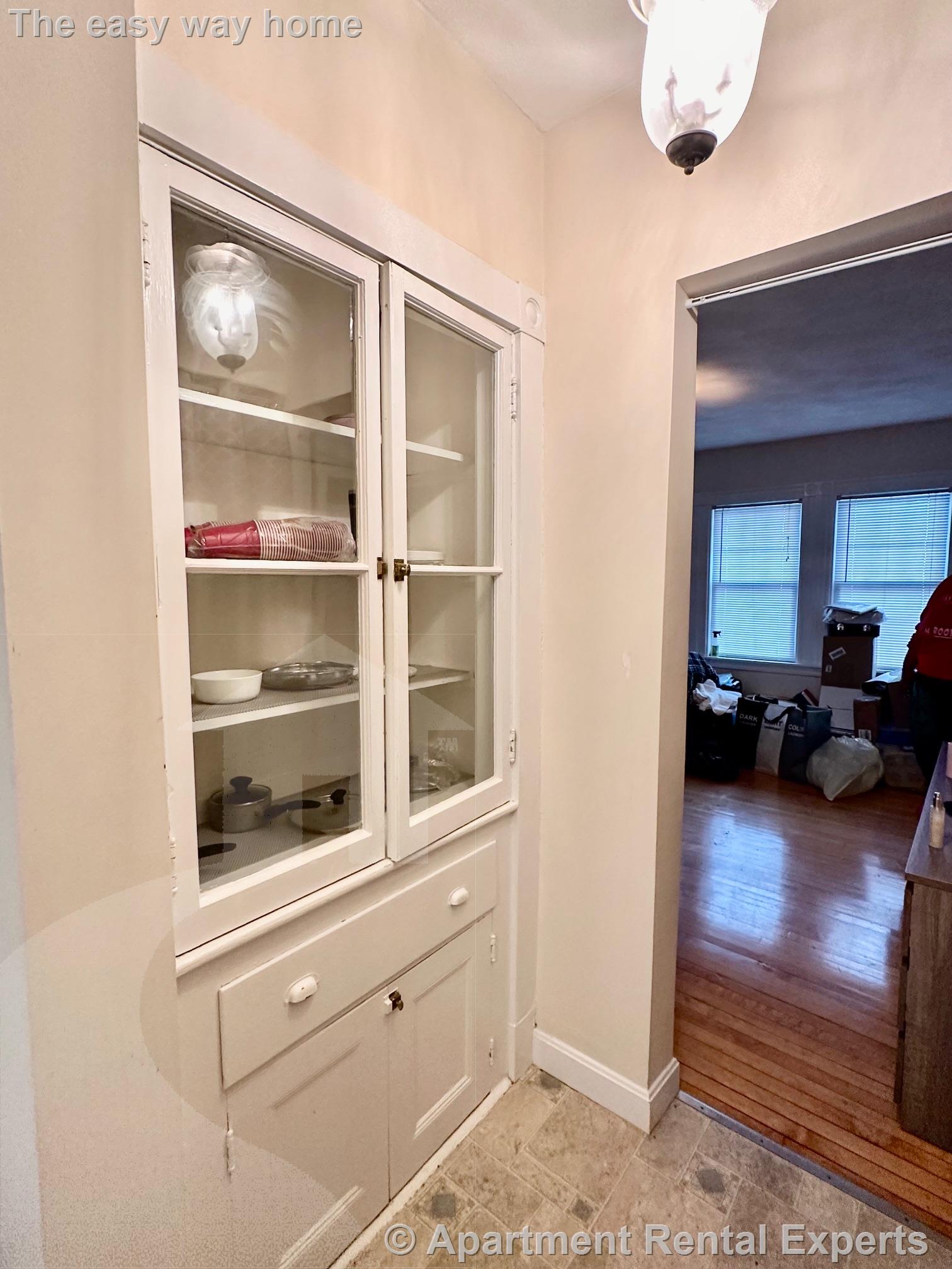 2 Laurel St, West Medford