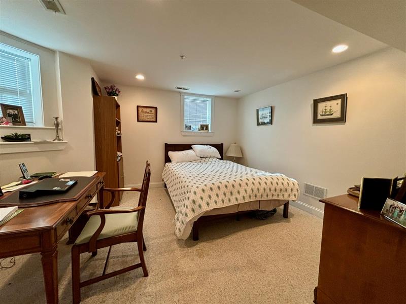 39 Inman St, Mid-Cambridge