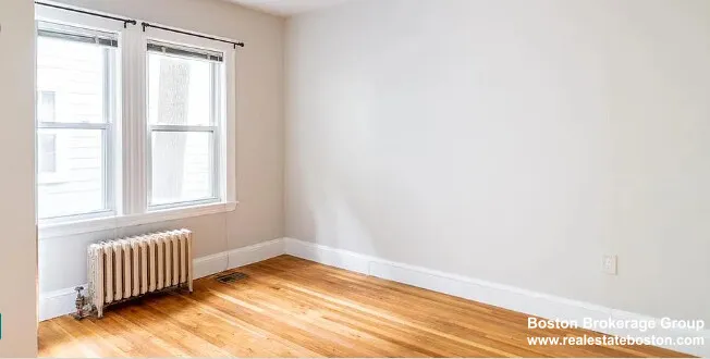 122 Hillside St, Mission Hill