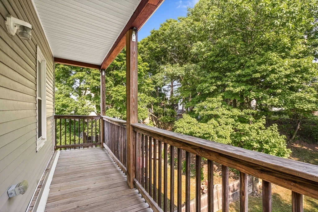 18 St Clair St, East Lynn