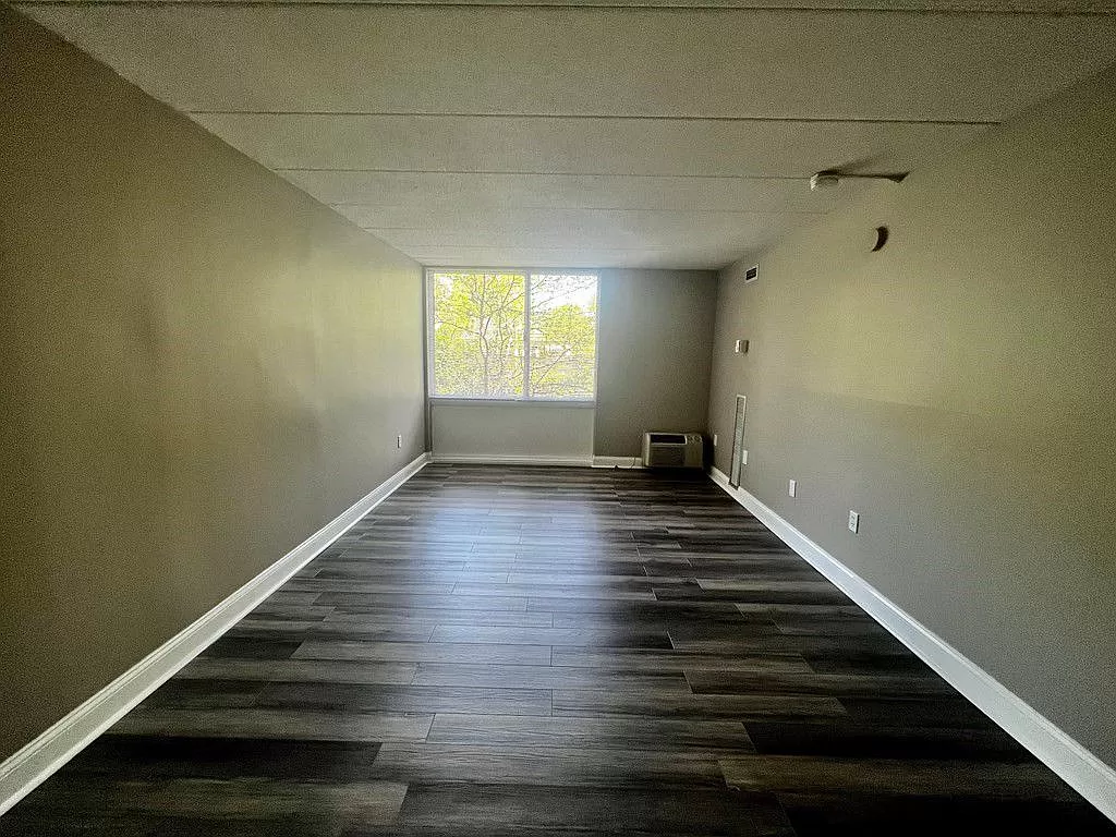 545 Centre St, Jamaica Plain