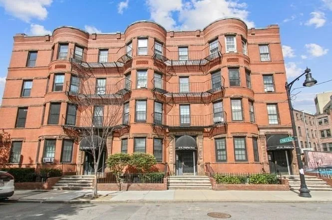 25 Saint Stephen, Fenway