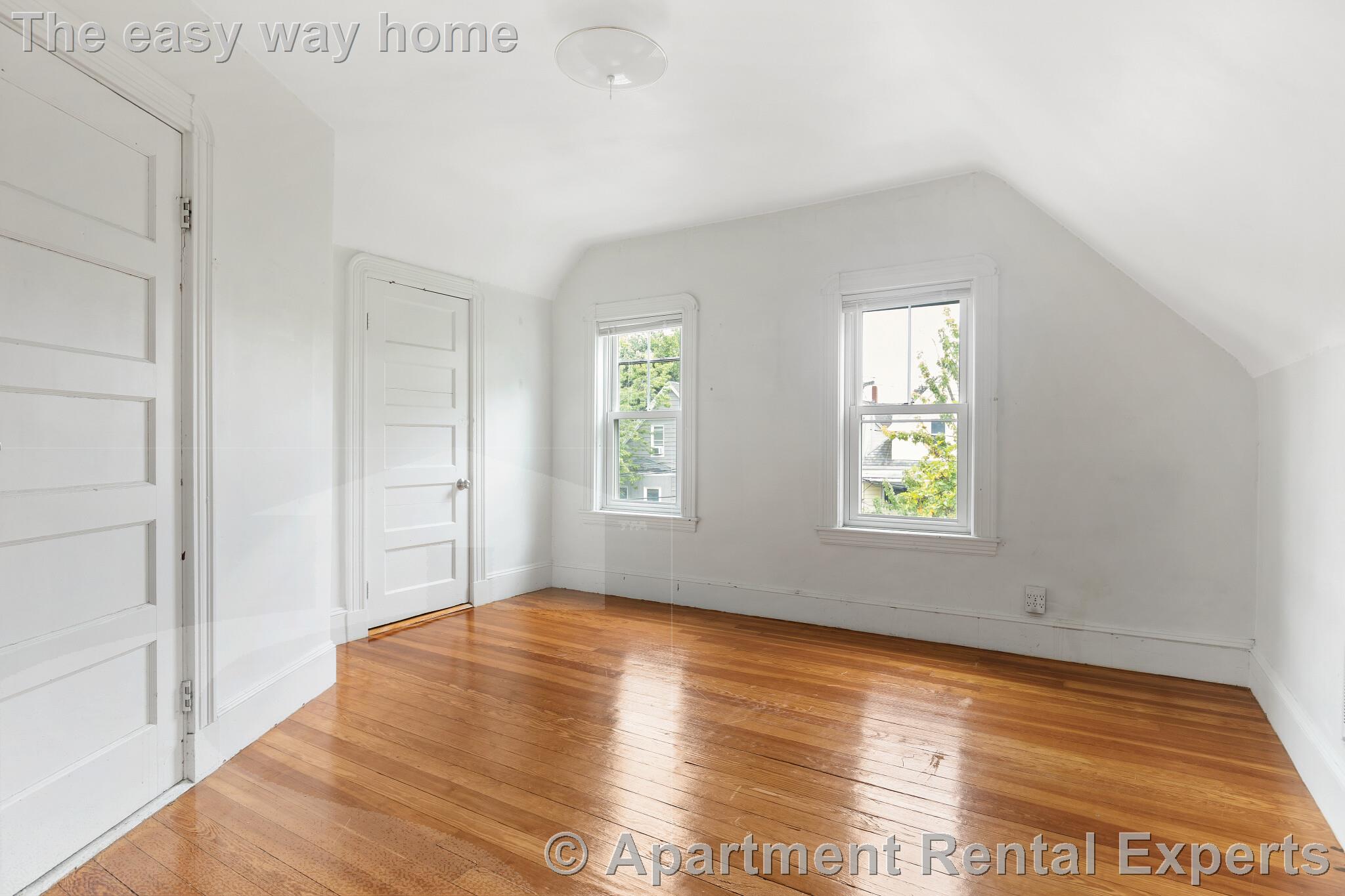 266 Willow Ave, Davis Square