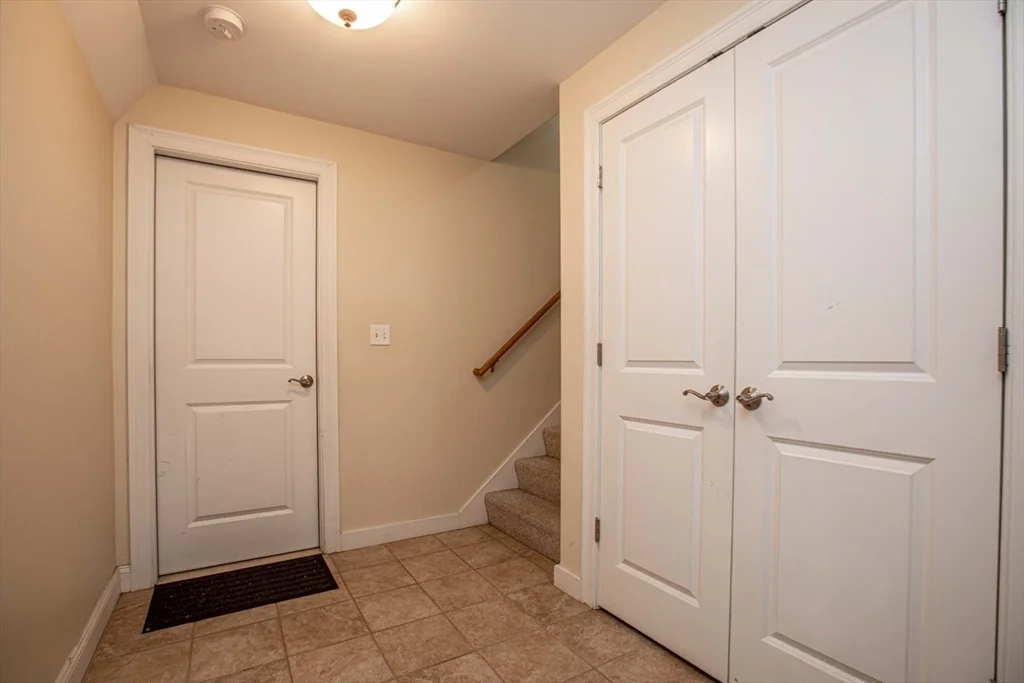 8 Summer Hill Circle, Arlington