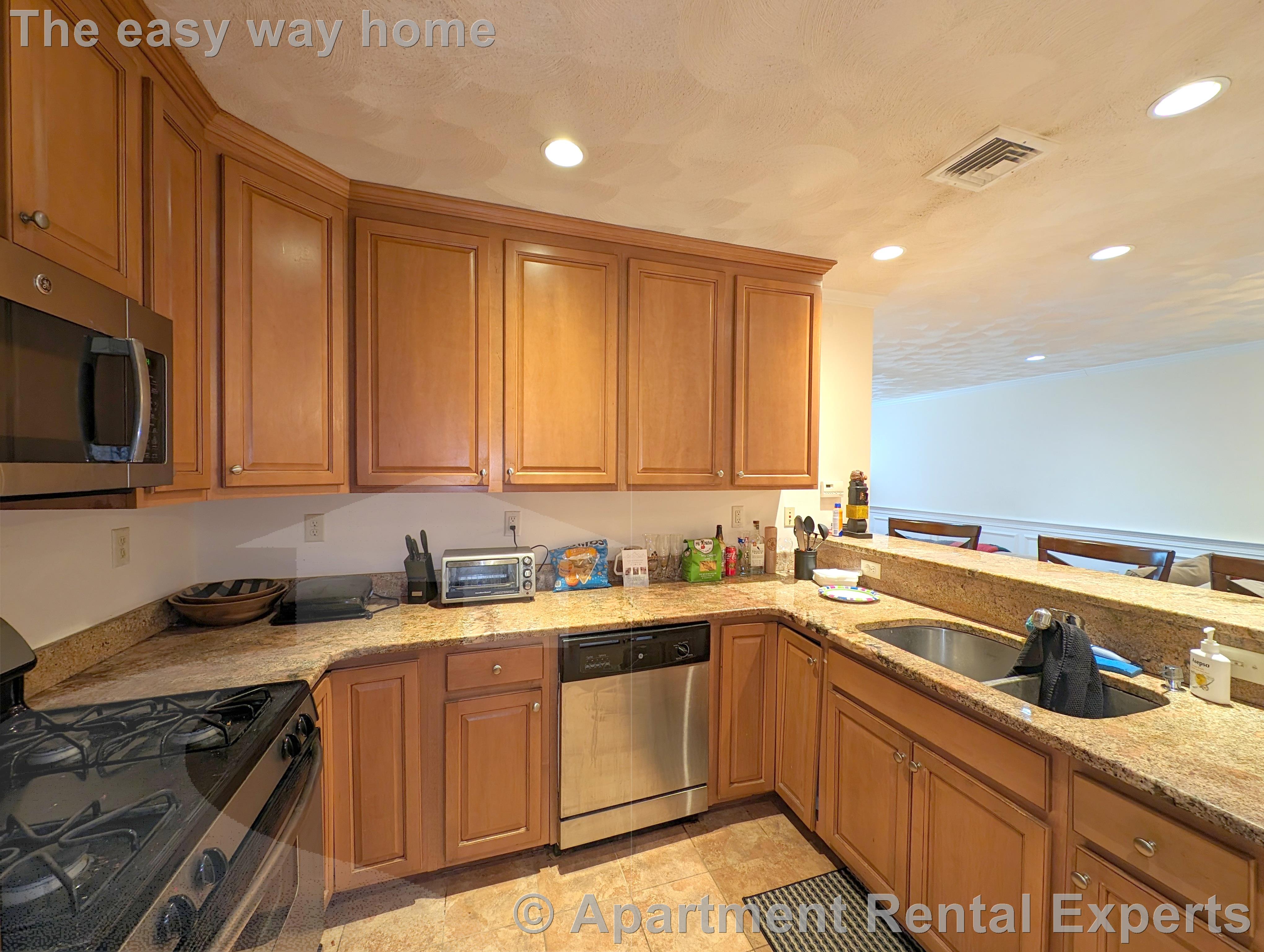 215 Harvard St, Tufts