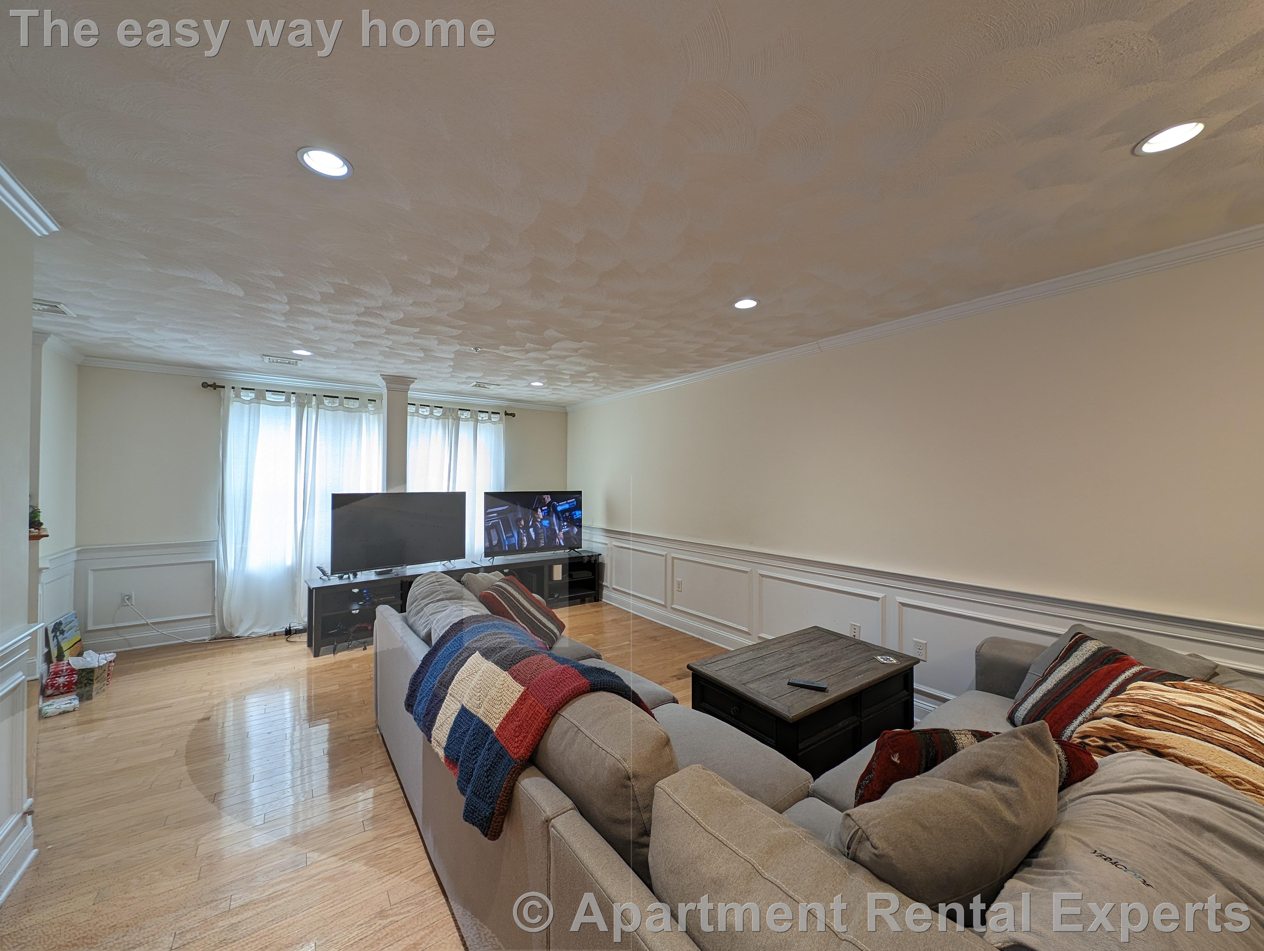 215 Harvard St, Tufts