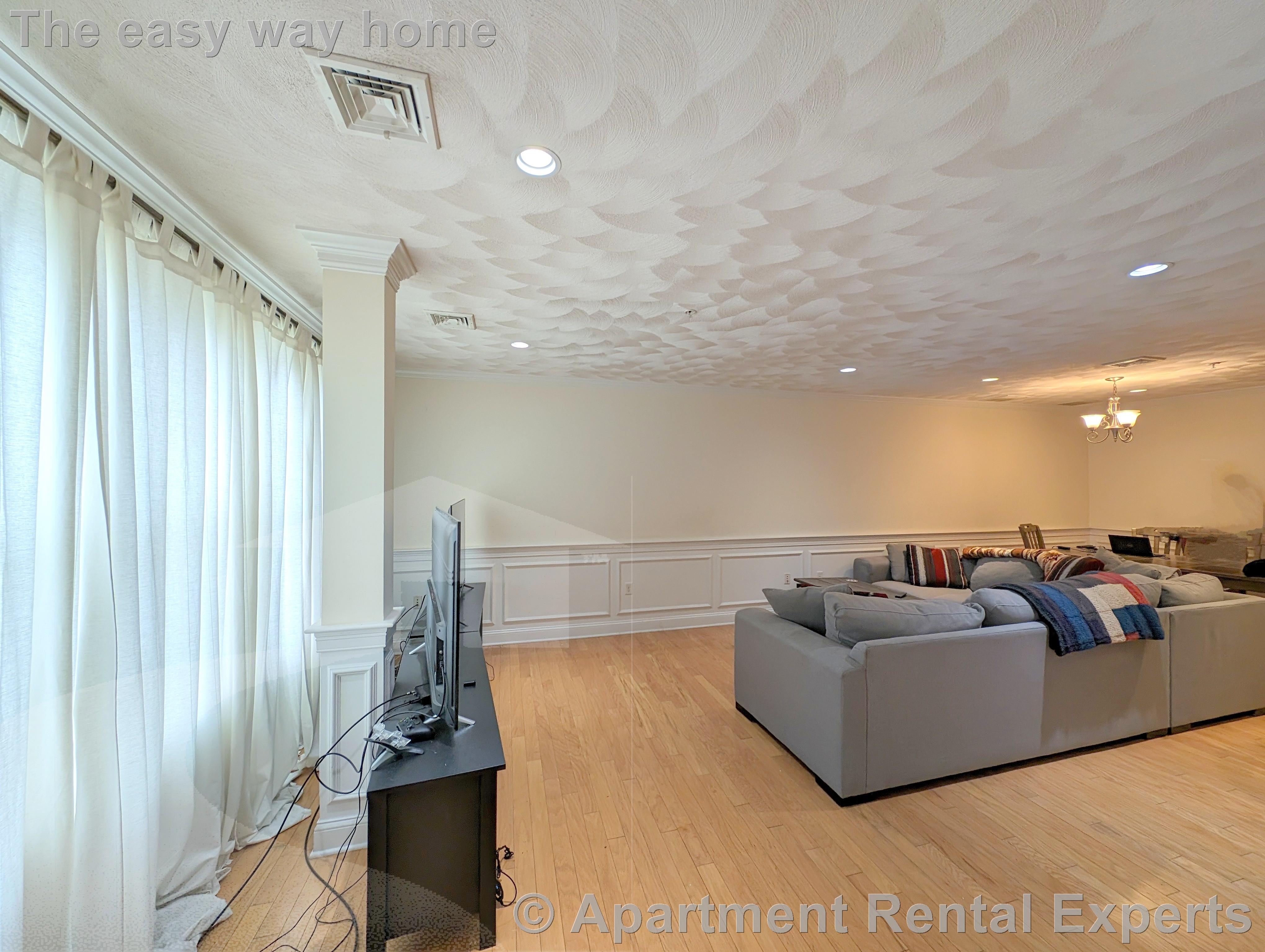 215 Harvard St, Tufts