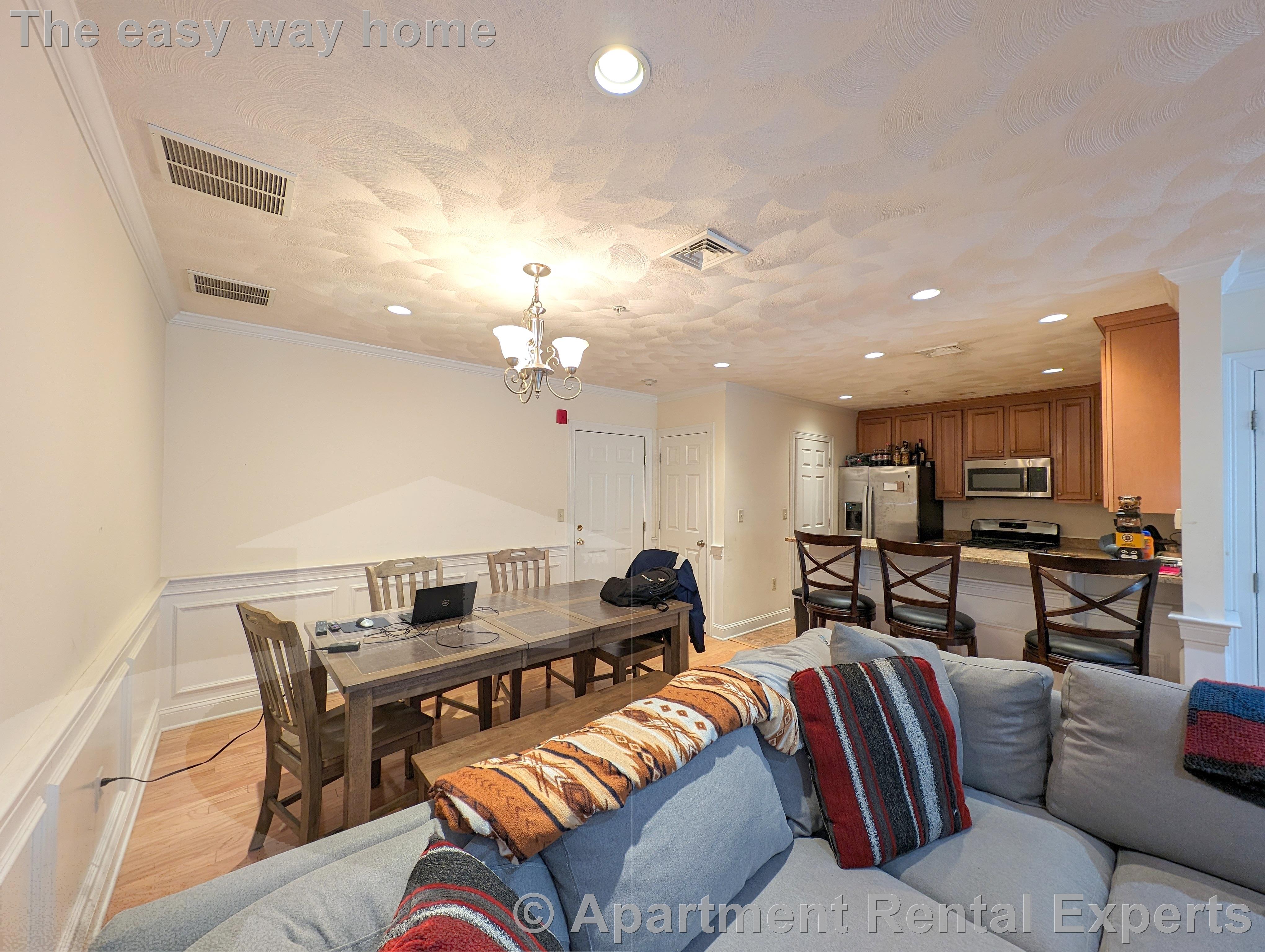 215 Harvard St, Tufts