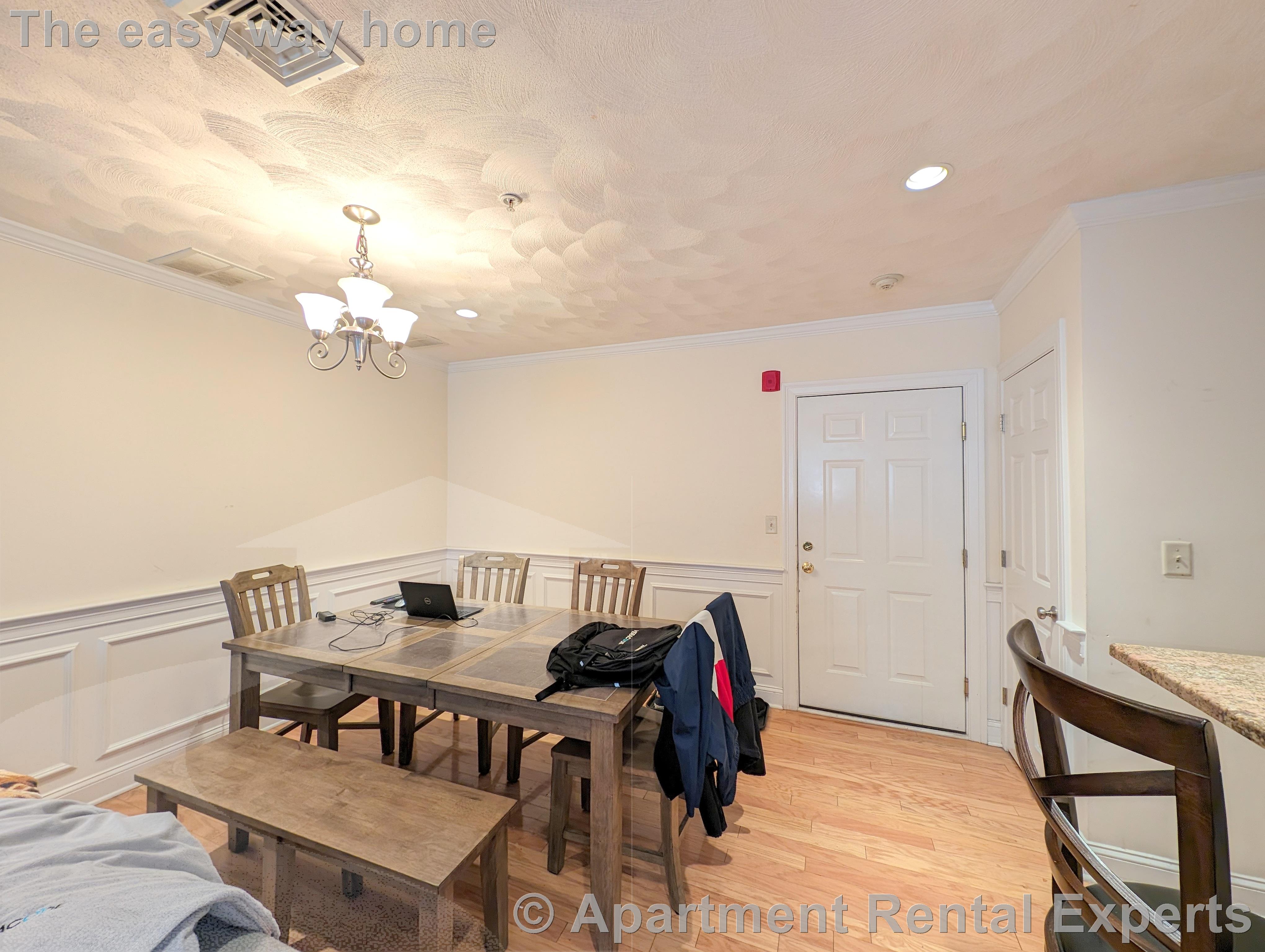 215 Harvard St, Tufts