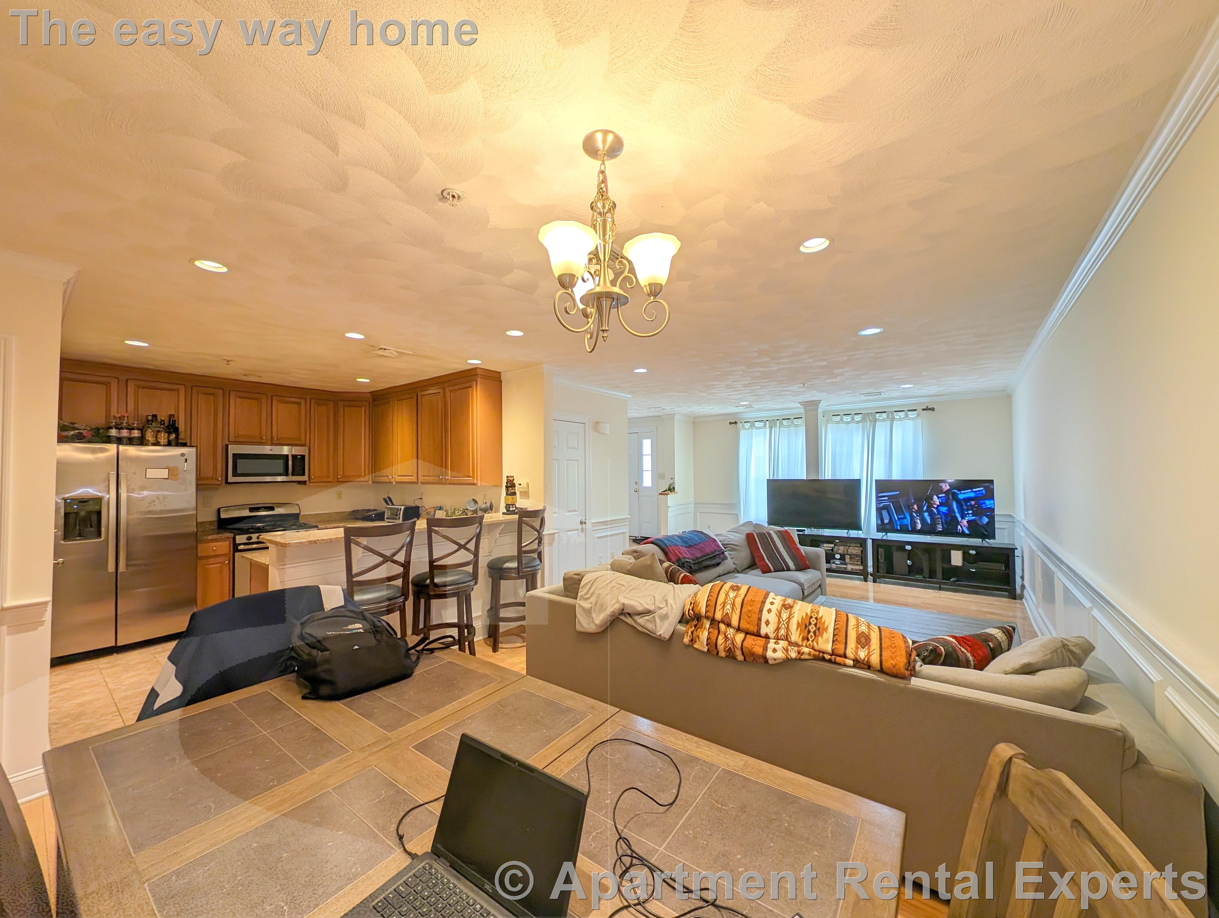 215 Harvard St, Tufts